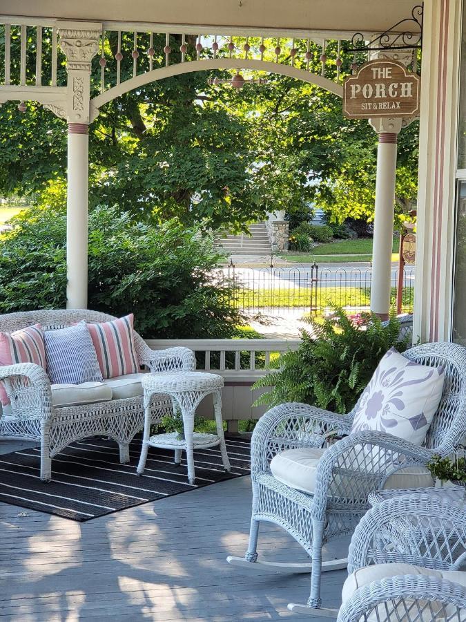 Grand Victorian B&B Inn Bellaire Exterior photo